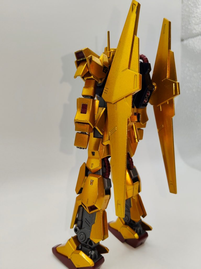 フレキシブルバインダー、後ハメ加工チャレンジ失敗してしまったので、固定しちゃってますが……。キャンディ塗装やると、可動部の塗装がむずいんですよね…