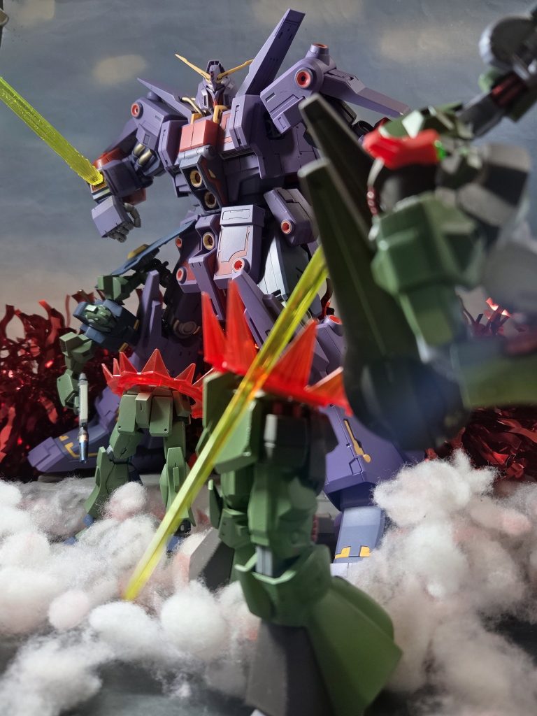 　　🗡️ビーム ソード抜刀🗡️&nbsp;コノ子には、こんな凶悪なモノが備わっております😰&nbsp;Z ガンダム 第48「ロザミアの中で」で、チョッとだけ使用ですかね😔&nbsp;🫵✨指ビーム✨🫲で事足りる気もするけど🫩