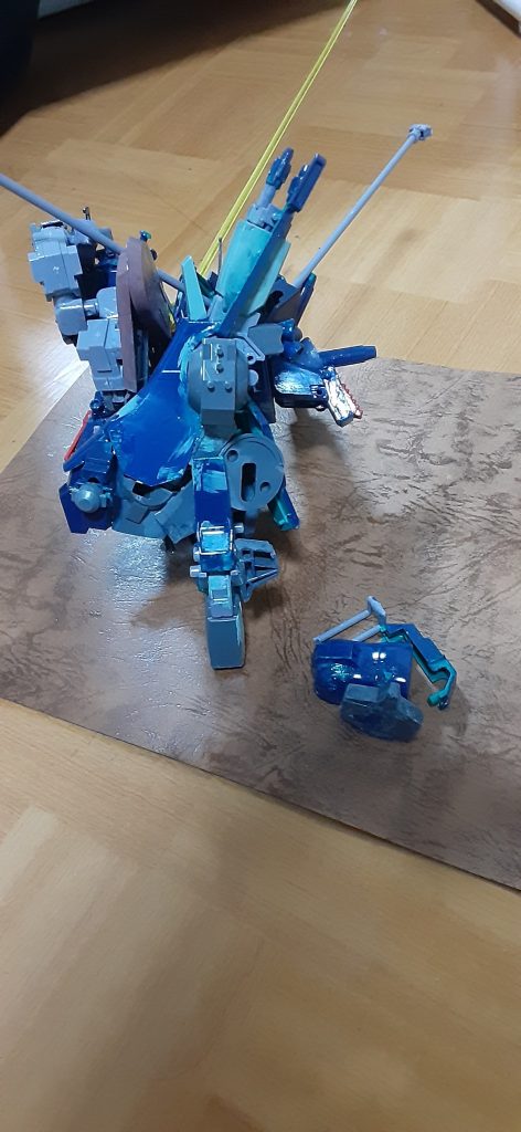 ガンプラ綺麗過ぎて色塗るの抵抗がありました(笑)(貧乏性)これから色の勉強していきます。適当でごめんなさい☀️