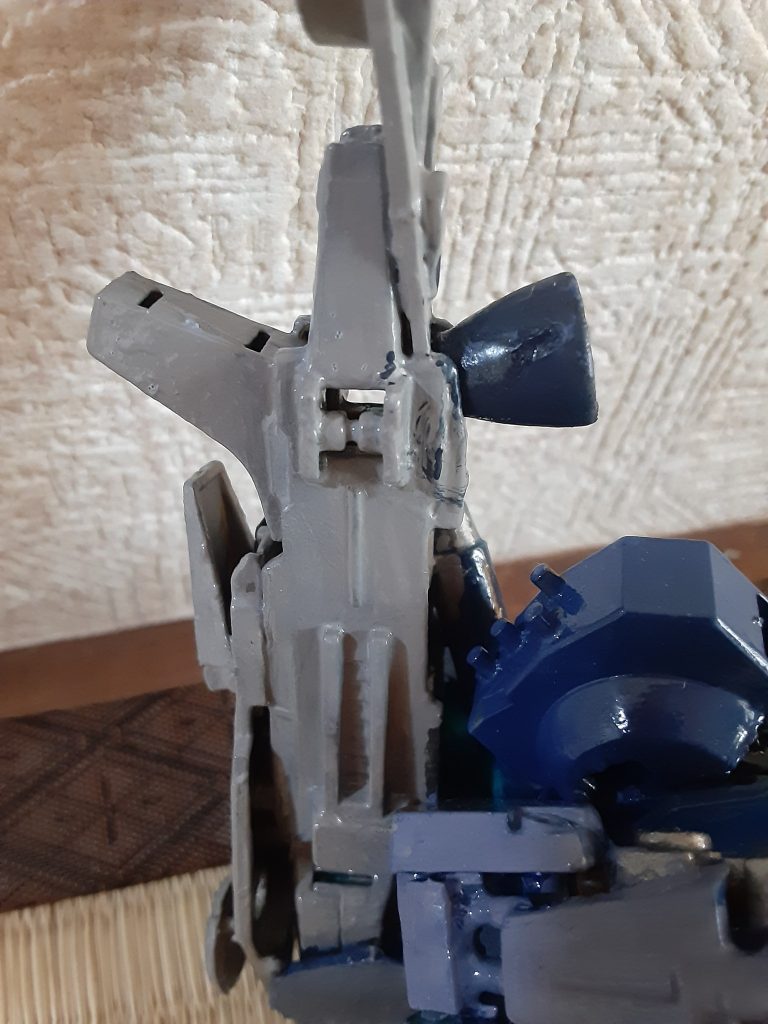 ここに紐をくくりつけます。