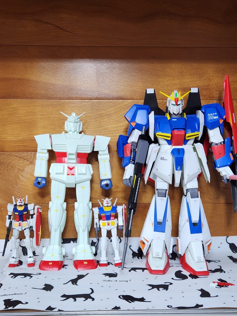 大きさ比較。Zガンダムとでもかなり大きさ違いますね。