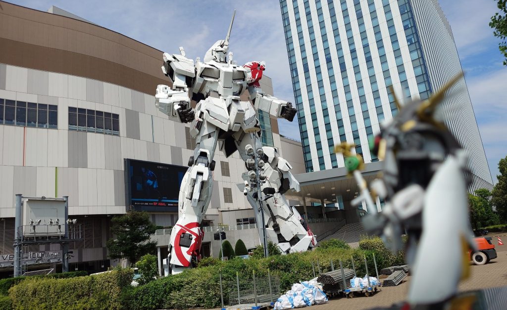 ガンプラ魔法よ解けないで（写真は9月上旬に撮られたものです）。筆者です。「放課後」、再開です･･･が、こちらに投稿できるガンプラは今のところ2体しかありません。今回と次回ね。とはいえ、ようやく、ようやくガンプラを再び作る目処が付いたと言うことです･･･シーズン2・ムシャリージョン編。ご期待下さい･･･