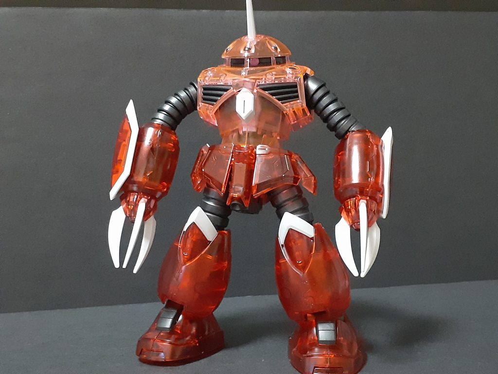 赤とピンクがクリアカラーになっただけではなくグレーもガンメタっぽくなってます。多分白は変わってない……？