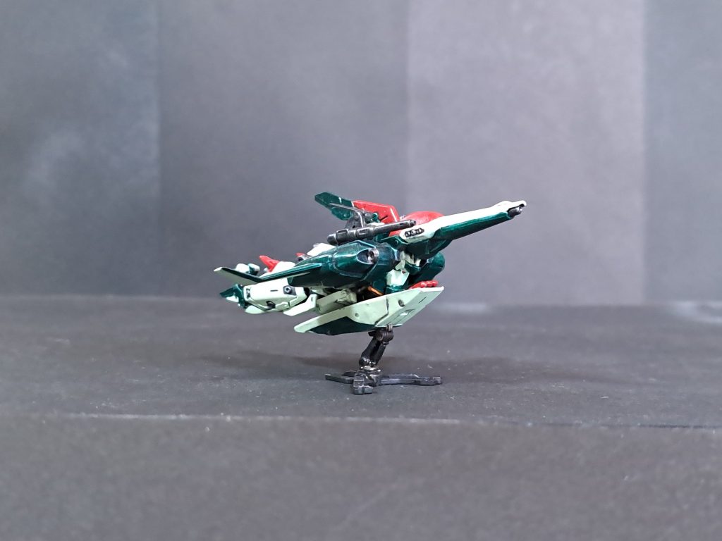変形機構をもつＭＳでもモビルスーツ形態で飾りがちウェブライダー形態がカッコ良いＺガンダムですら、飾るときはＭＳ形態にしたいし、２体並べられれば一番良いんだすけどね&nbsp;