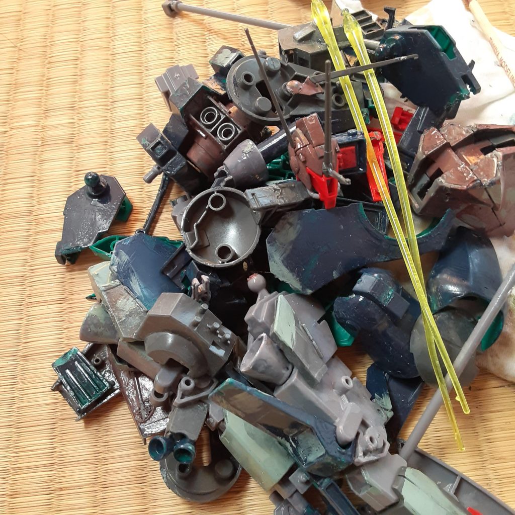 作品名：撃破<p>ウォーマシーンのプラモ塗料試しにいった‼️ 水と愛称よく薄く塗れる感じが良かった。</p>
