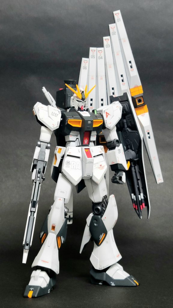 初めてνガンダムを作成したのですが、ものすごいボリュームに、ちょっと興奮。