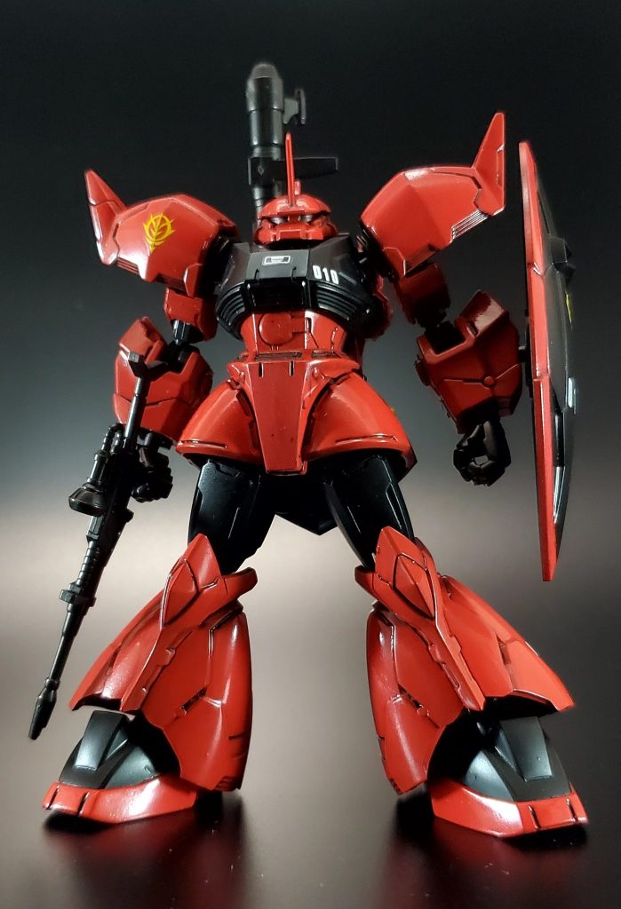 アーマーと一部武器類を塗装。赤　黒サフの上から水性ホビーカラーサーモンピンク黒　黒サフそのまま黄　白サフの上から水性ホビーカラーガンダムイエロー青　ディスペイ水性アクリルマーカーメタリックブルー半光沢仕上げ。