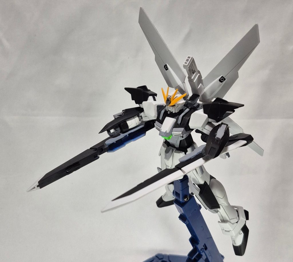 タクティカルアームズのアームがかなり自由に動くので、いろんなポーズができて楽しいです。
