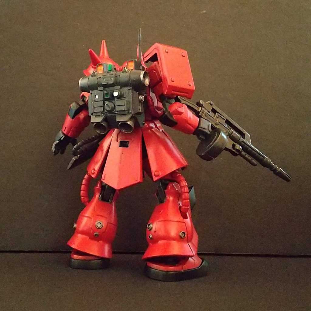 今回もメイン工作のバックパック新造です。大分大きくしました。Vガンダムの胴体が芯になってます。