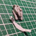 ヘッドにカスタム機っぽいバイザー追加して、コクピット作り直して、足にはスラスター[…]