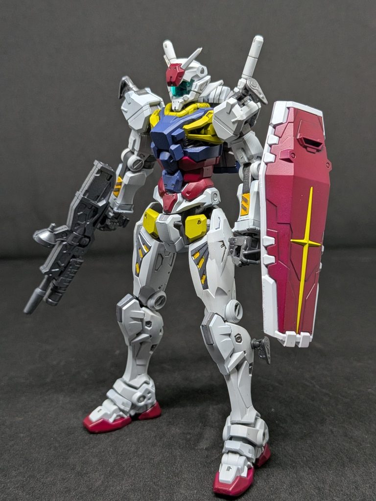 02ガンダム（ゼロフタガンダム）シャアによって撃墜された、０１ガンダムを連邦が残骸の回収と予備パーツにより修理改修された　　　　　　機体。改修過程の中でマグネット・コーティングの試験運用と、試作の支援武装の追加などの改良が重ねられており、連邦の最後の切り札といえる機体に仕上がった。頭部アンテナが片方折れているのは、アンテナの予備パーツがなかったため、０１ガンダムの残骸から修理したものである。