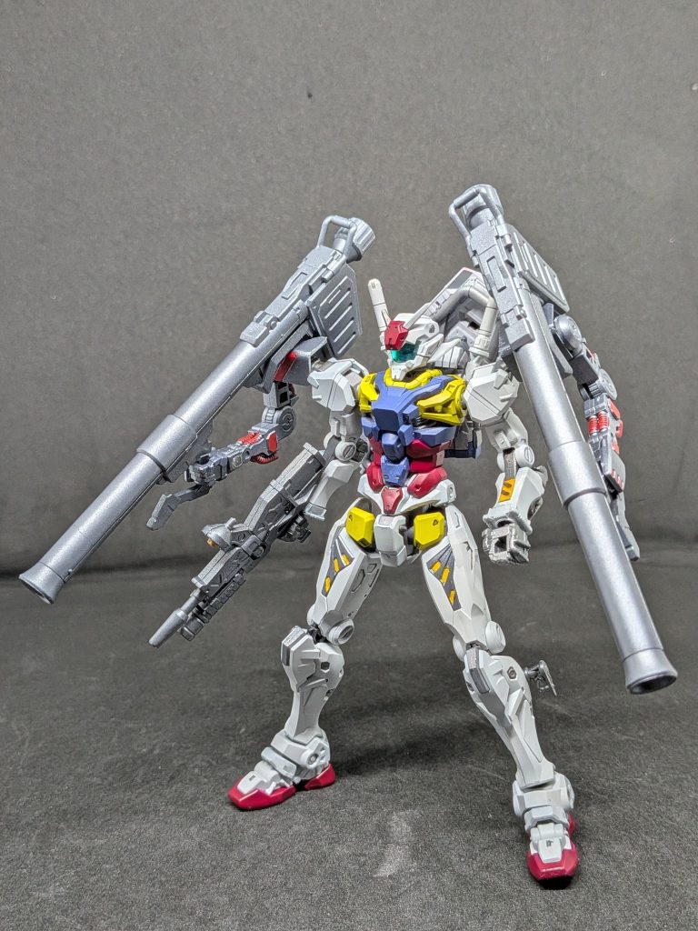 サブアームユニット/ハイパーバズーカ０２ガンダムの肩部アタッチメント装備。ハイパーバズーカを二門装備可能&nbsp;