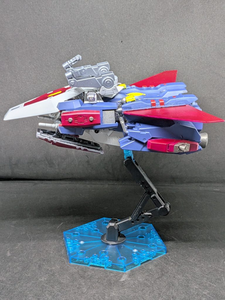 Gアーマー連邦が開発したガンダム支援武装を装備した０２ガンダムの形態。本来なら「Gメカ」として様々な運用が可能な設計だったが、戦況の劣勢と軽キャノンの量産によるコスト削減で、タンク形態「Gブル」「Gファイター」の機構は無くしAパーツとBパーツの簡易化を行いガンダムに纏う形態「Gアーマー」として運用された。Gメカはガンダムに運用される予定だったがシャアのガンダムの奪取により計画が一時白紙となった。