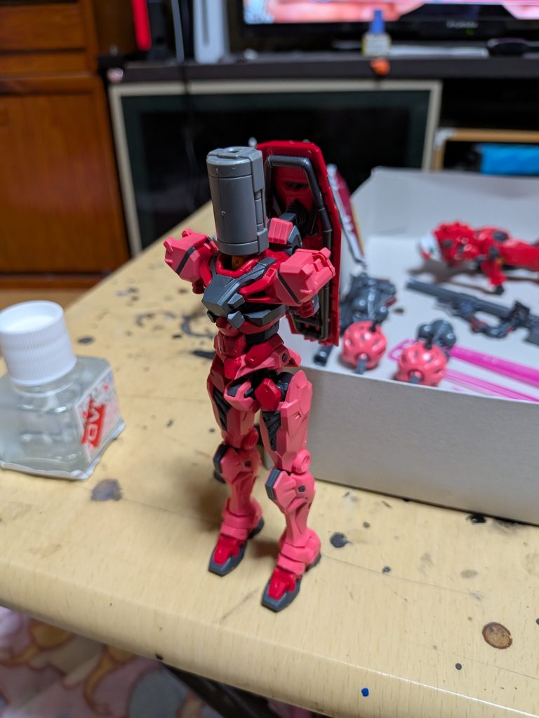 作品名：Gアーマーの動力源MS<p>前回製作したGアーマーに仕込む用のMSを製作中m(_ _)m 贅沢に赤いガンダムを使いますm(_ _)m</p>
