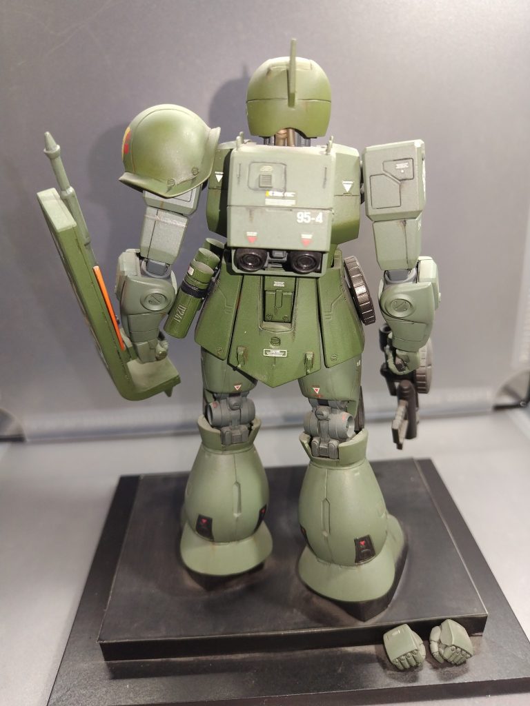 後部脚部は移植しています。