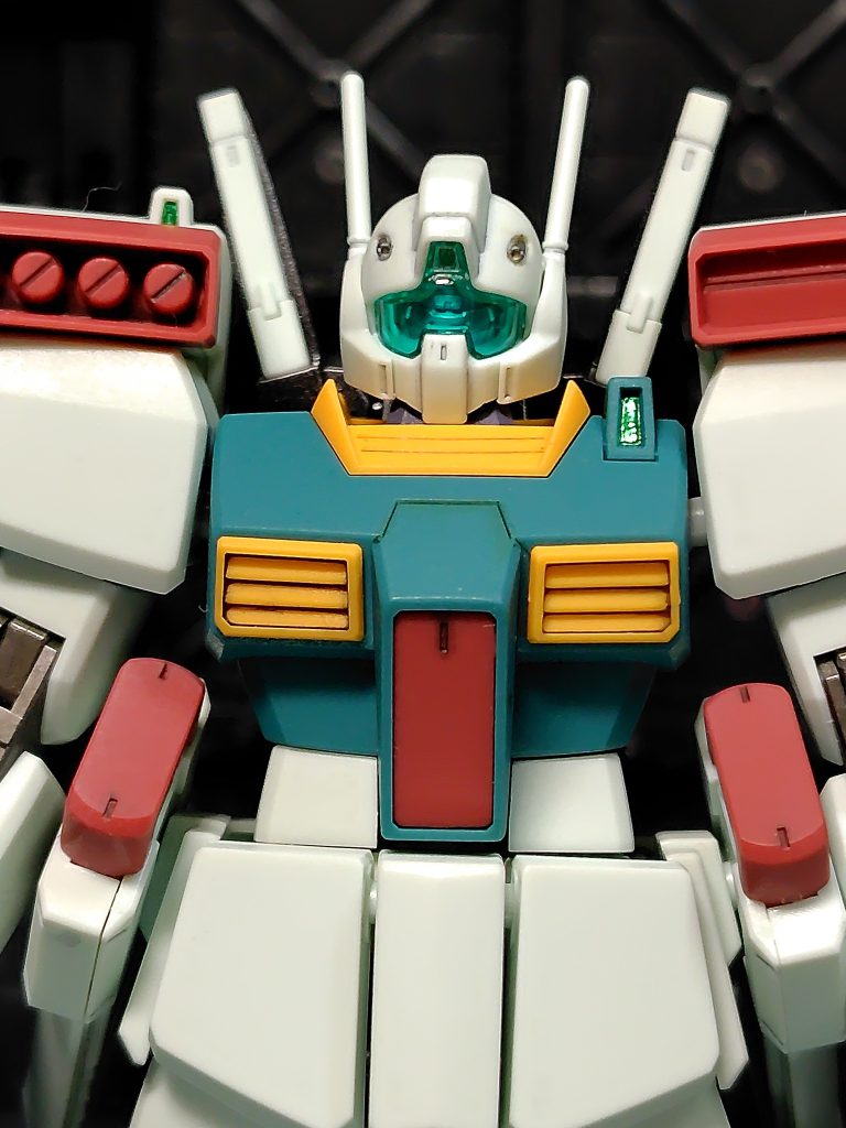 額のカメラのフチも塗り分けないといけなかったことに組んでから気付き断念(gundam-kao9)