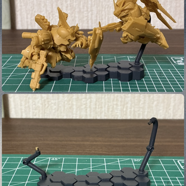 初スペリオルディファインのνガンダムが完成しました😃サザビーとセットで1作品と言わんばかりのポーズの割に向き合わないので、台座も高低差とアームの角度を加工しています。真横はつまらないなと感じたので、体を少し開いた感じでサザビーと向き合うよう首の角度を少し変え、あとはひたすらマスキングしてエアブラシ全塗装しました。あとはサザビーも塗装して、台座も多少アレンジしたら、まとめて完成投稿します😃（4枚目）