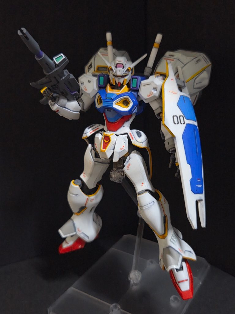 エンゲージゼロのあとにエンゲージガンダムっていう機体も発売されてました。そちらはすこし角ばっていてGディフェンサーの様なオプションが付いてましたがまだ持っていません。