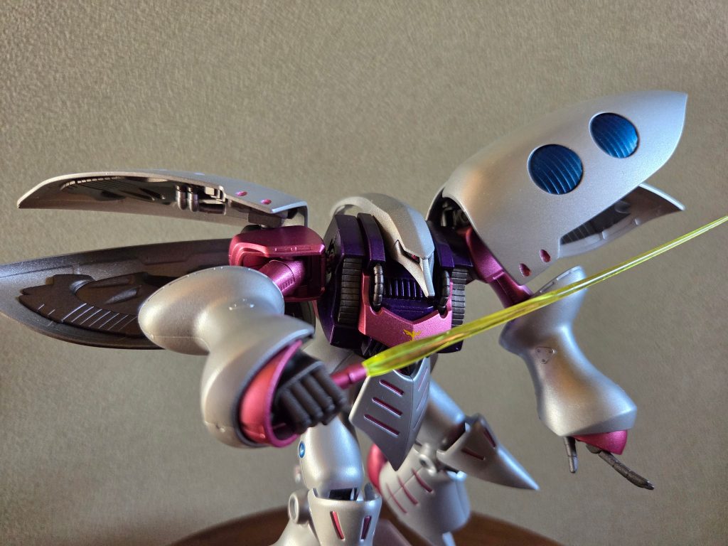 キュベレイのメタリック塗装も映えますねぇ