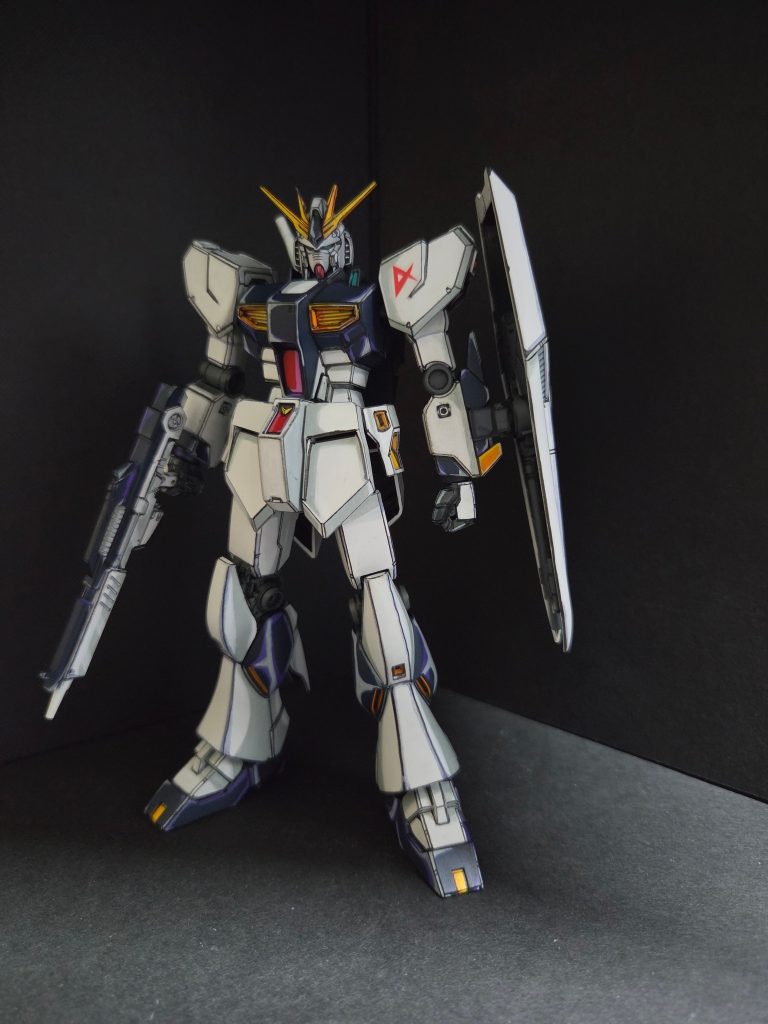HGが探しましたが売ってなくて代わりにEGがあったので初のEG製作になりました。 しかしバズーカとかファンネルやビームエフェクトがついてません。道理で安いはずです。(笑)
