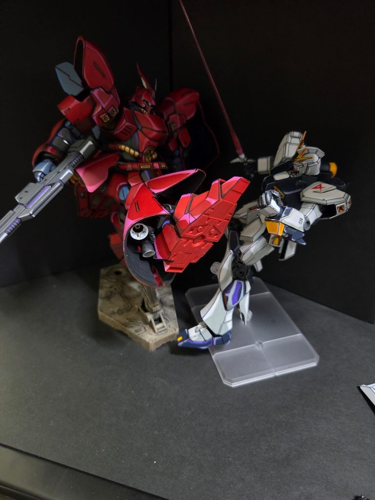 格闘シーンならファンネル無くてもよいですよね。しかし見えないとこはつくらない主義がバレますね。足の裏が、、。(笑)
