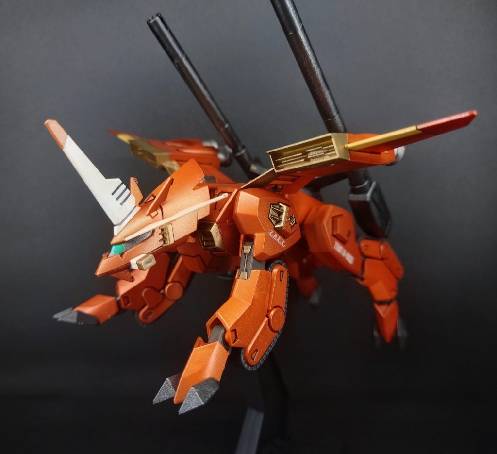 【基本スペック】機体データ&nbsp;型式番号： TMF/A-803所属： ザフト軍機体分類： 四足歩行型モビルスーツ開発系統： バクゥの発展型搭乗者： アンドリュー・バルトフェルド、アイシャ主な戦場： 地上・砂漠地帯