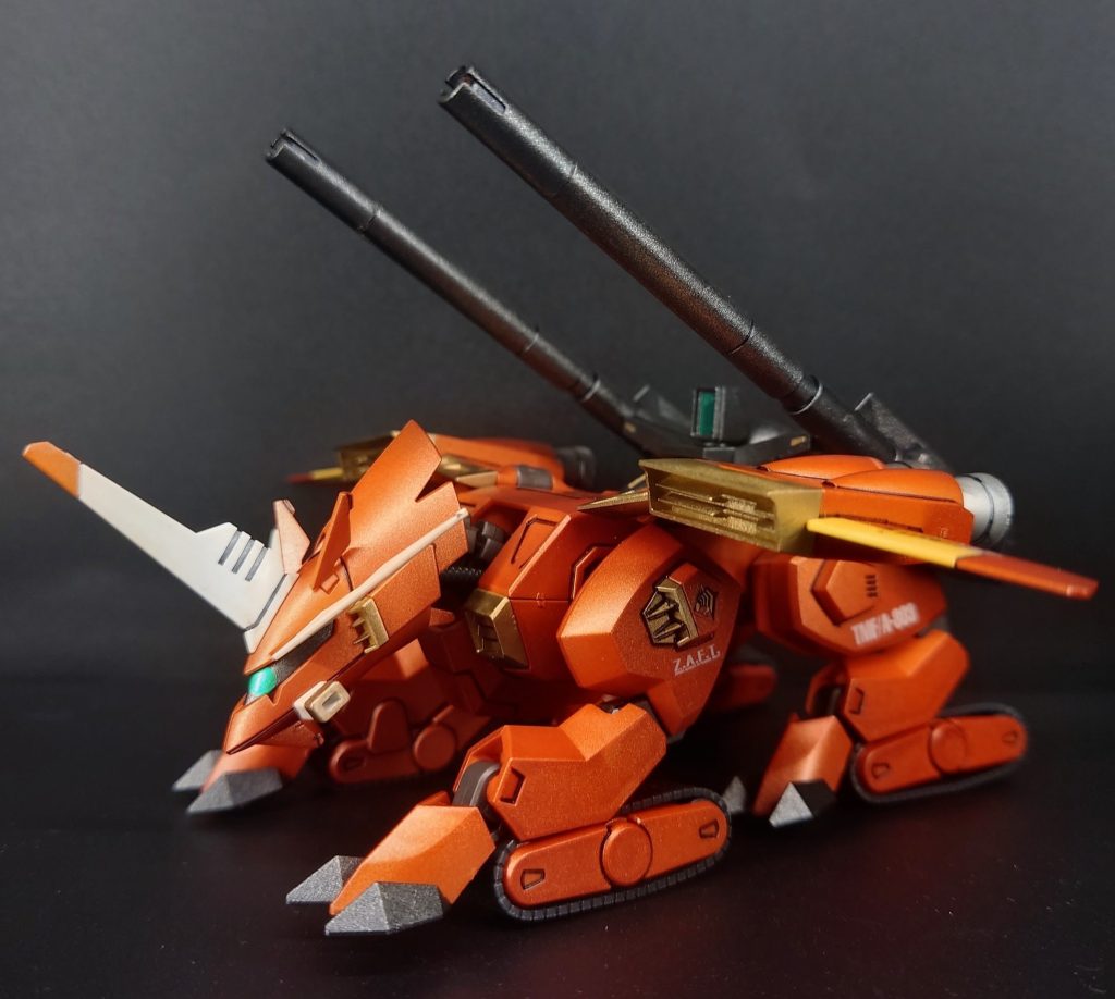 【作中での活躍】『機動戦士ガンダムSEED』では、砂漠の虎ことバルトフェルドとアイシャが搭乗し、キラ・ヤマトのエールストライクガンダムと激戦を繰り広げます。砂漠での戦闘に特化したラゴゥは、ストライクを追い詰めるほどの実力を見せました。しかし、激闘の末にストライクとの戦闘で撃破されます。※要約・解説ChatGPT