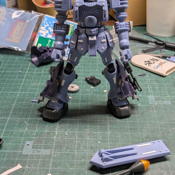 むかーしむかし買おう買おうと思い買ってなかったヅダ！あの頃買っておけばよかったと思うガンプラってたくさんありますよね今回のテーマはディテールアップ！！と言いつつ大したことしてませんけどねプラ版、ランナー、エポパテ、イフリートナハトの余剰パーツ（脚部）コトブキヤのパーツを使用洗浄して塗装に移ります！（3枚目）