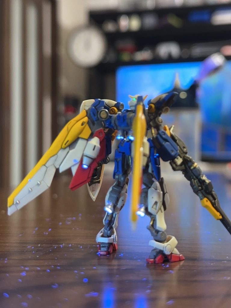 バーニア内部はゴールドで塗装後に蛍光クリア