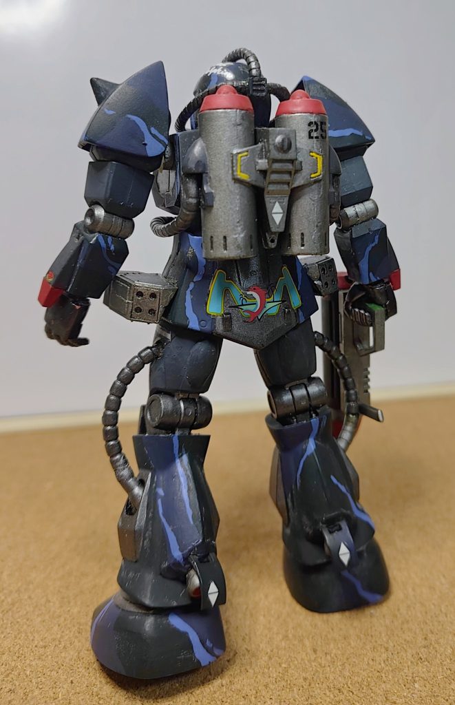 背部ハイドロパック、各部デカールは旧キットそのまま。FGのスリムなスタイルは水中型には意外と似合ってますね。