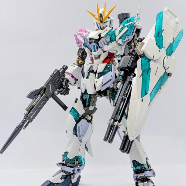 今日はクリアのサイコフレームを塗装せっかくのボーナスパーツですからね特別な塗装を施しましょう😄あとはスミ入れ、デカール、クリアかけて終わり&nbsp;（2枚目）