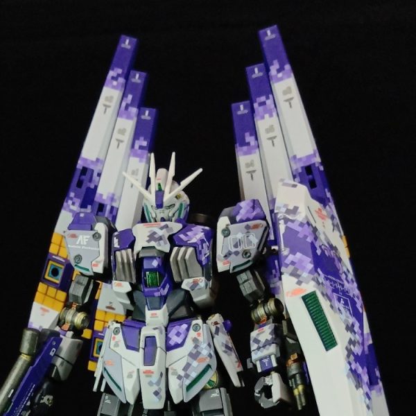 HG ナラティブガンダム　フィンファンネル装備　ピクセル迷彩（デジタル迷彩）