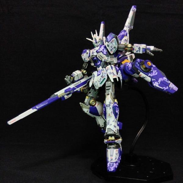 ベルトーチカ専用ナラティブガンダム　（ラーカイラムの魔女）