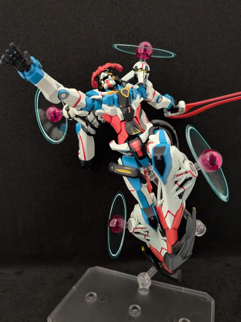 今回はRX-78オマージュのポージング多めです。