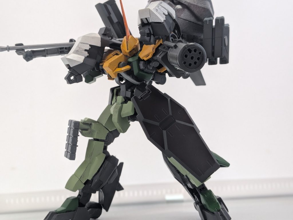 武装ショートバレルショットガン（通称レンコンショットガン）ジャンクから組み上がったコスト安いショットガン、いざとなればそのまま投げつければ良い投げ物になるだろう。