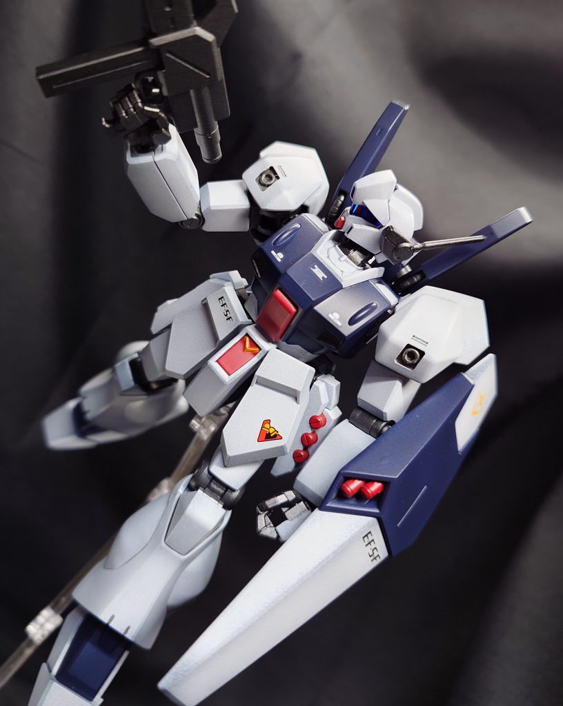 派手になり過ぎないように最低限のデカールとしました。