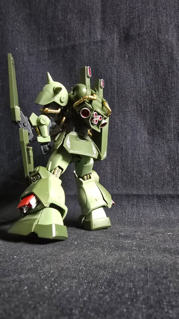 作製コンセプトはハイザックの皮を被ったマラサイ。ハイザックの弱点を克服するため、ジェネレーターの強化と機動力アップを施したネオジオンcustomです。