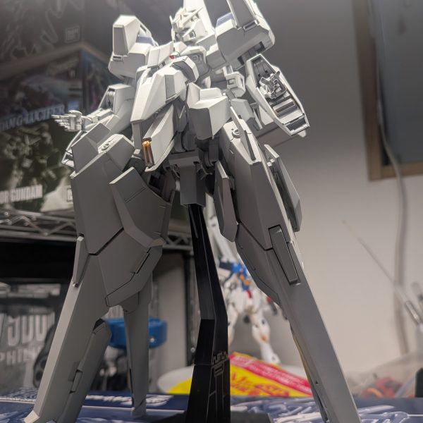 やっとここまで来ました、、次は傷チェックと手直し、、整面処理、スジボリ、エッジ出しなど特に改造はしていませんこのあと武装に同じことを施すのか、、、カロリー高すぎぃ！！！！（2枚目）