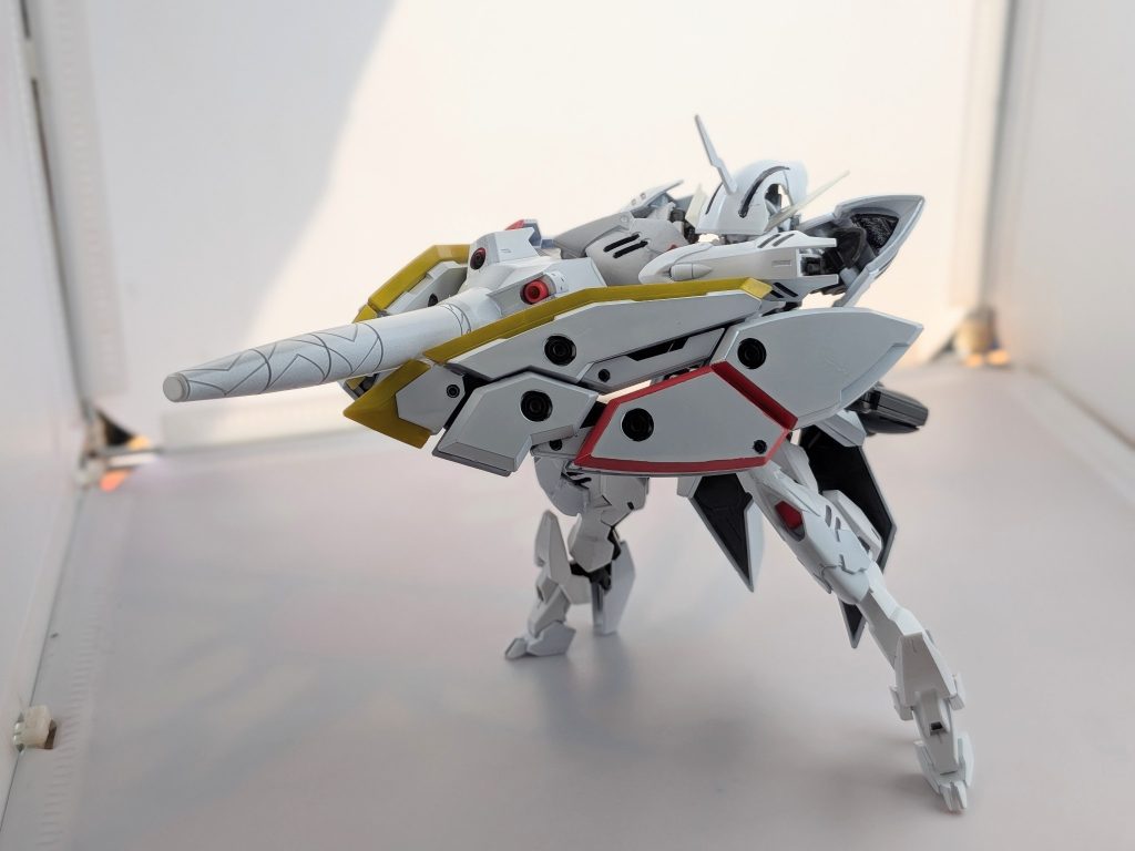 バスターモードドリルランスを中心とした形態であり、このモード時のみ放てる巨砲ギャラルホルンが使用可能。