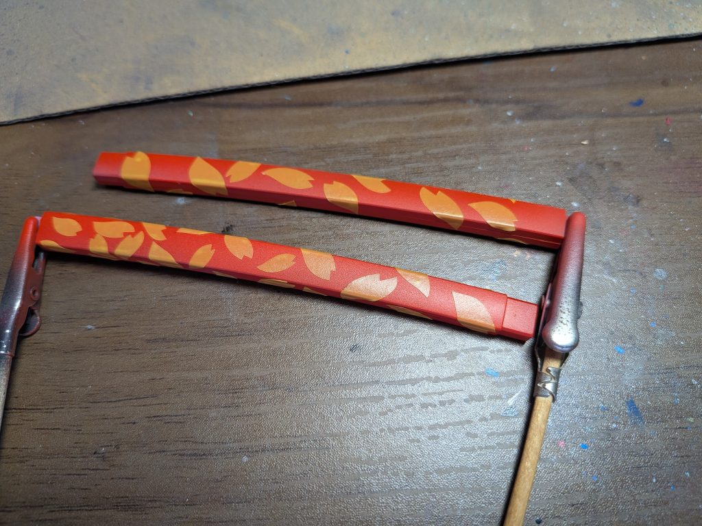 最初はまばらに終点は密集して散るイメージを