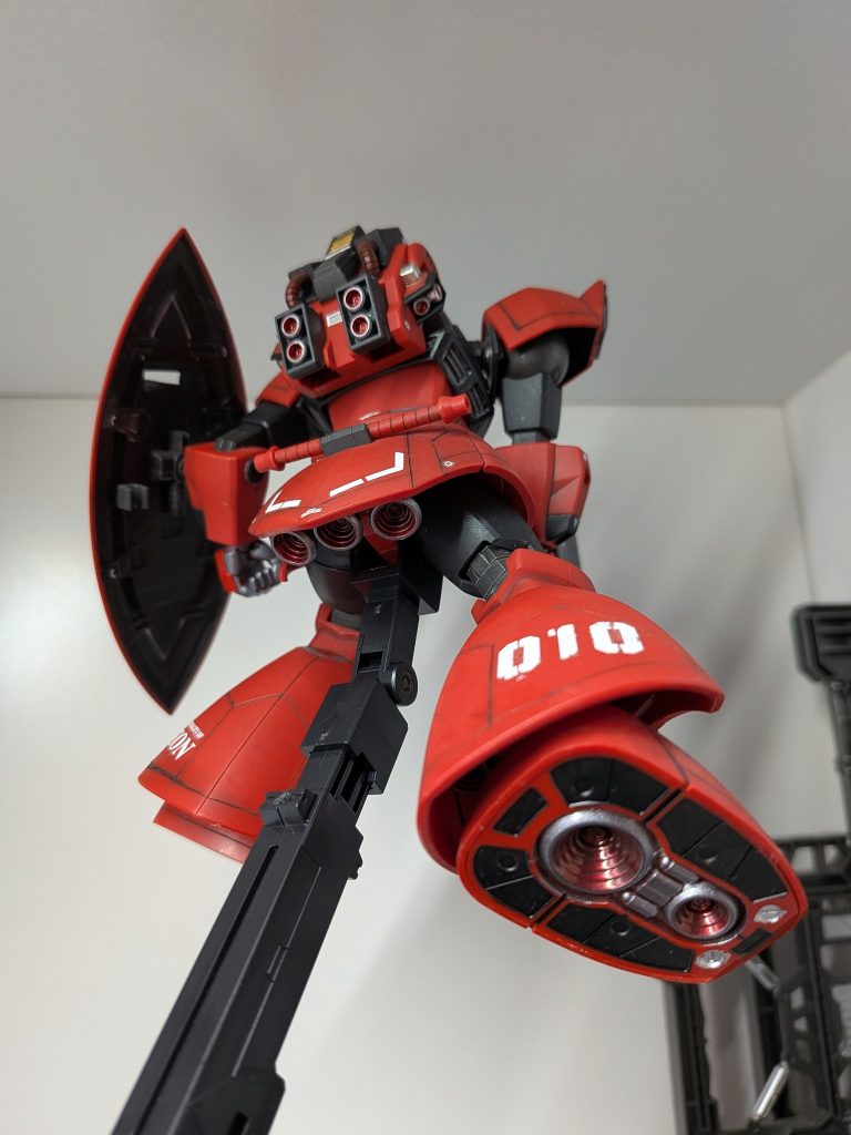 バックショットです!足裏から、こだわってみました。ちなみに、ナンバーデカールはあえてかすれた感じのものにして、歴戦の機体感にしてます😊&nbsp;