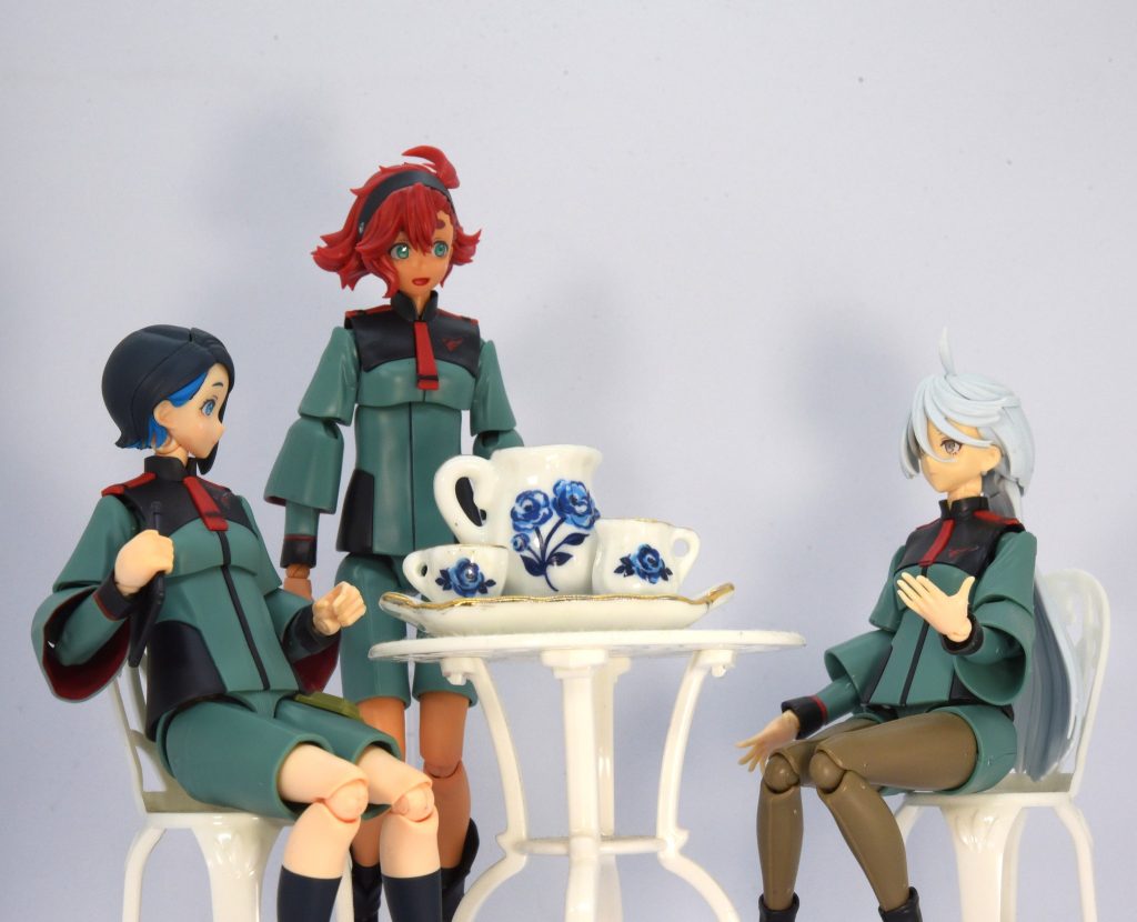 と言いつつ、最後に1/12スケールのガチャで買った情景アイテムと共に。
