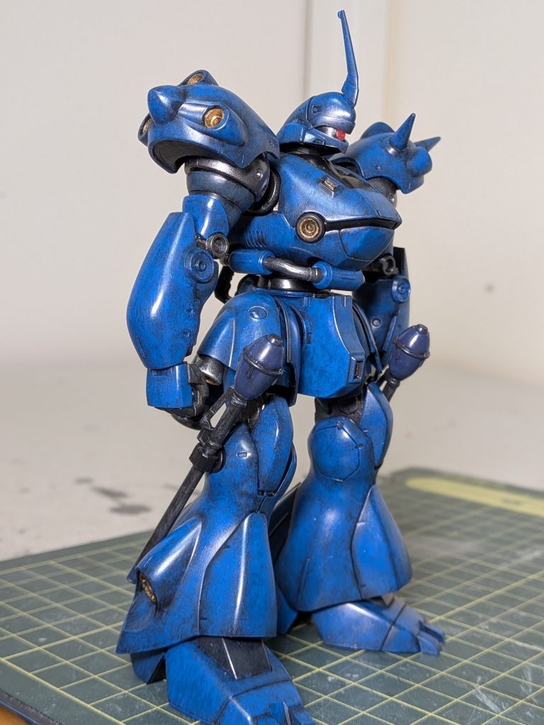 塗装レシピ全体黒サフを筆塗り、その上からの重ね塗りです。(zaku-kao5)青い部分　インディブルー単色✕3回重ねバーニア　赤鉄色→シルバー→ゴールド内部フレーム　赤鉄色パイプ　赤鉄色　シルバーシュツルムファウスト　ティターンズブルー