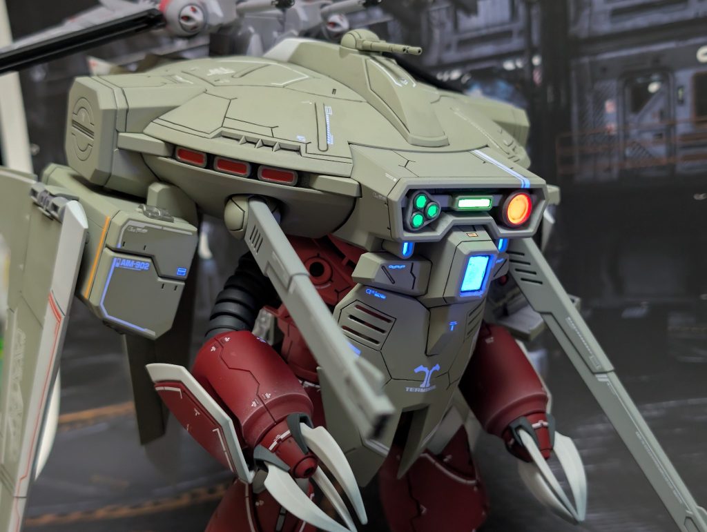 本体色は、グレイグリーンに変更