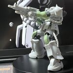 ♪遠い星は死んで　あなたは今何処に　夢に醒め続けて　言葉に凍る　光はカオス　燃え[…]