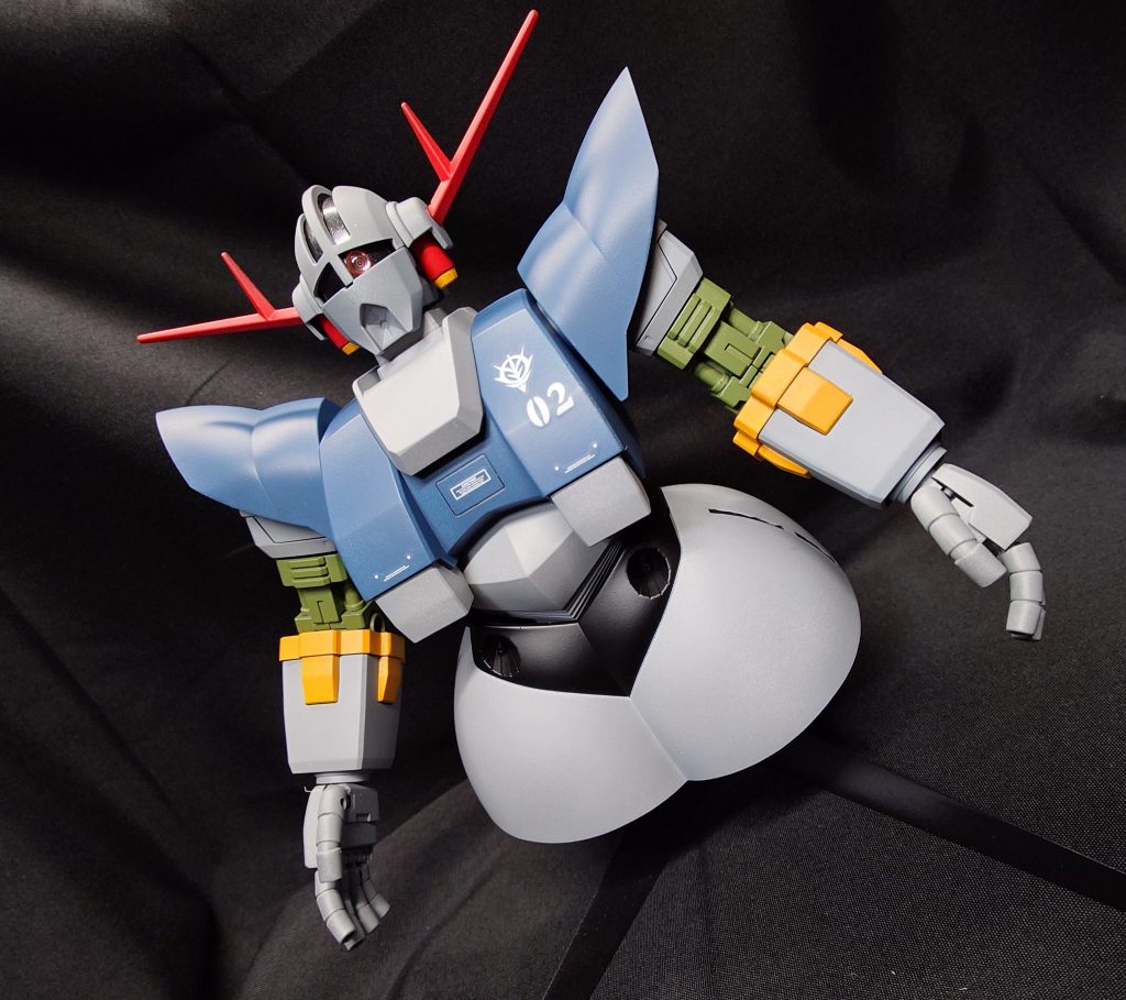 HGUC ジオングを全塗装で製作しました。メインカラーのグレーを調色してみましたが、狙いの色合いが表現できて良かったです。プレーンな仕上がりでキットの良さが表現できたかなと思っています(zaku-kao5)