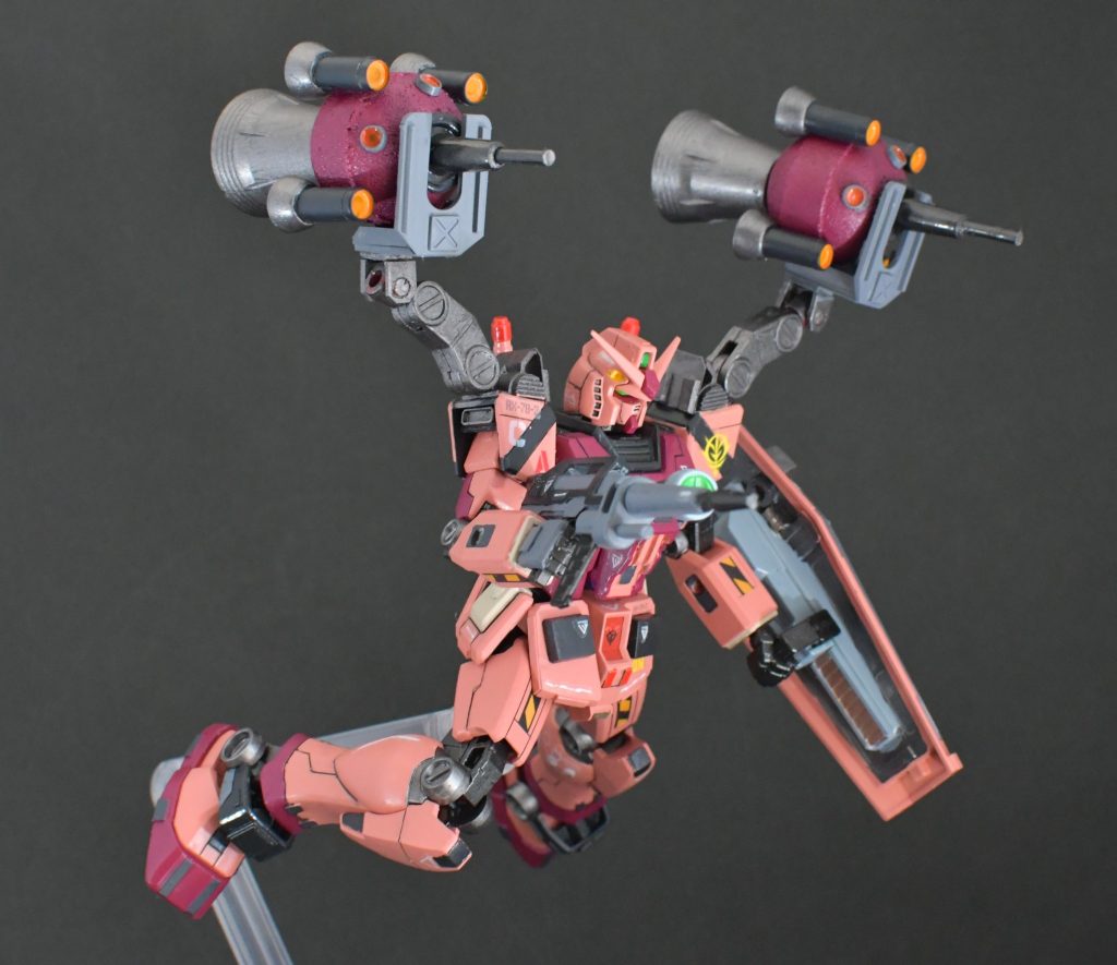 ジークアークスを見て、ガンダム+ビットの組み合わせがあるとわかり製作することにしました。ただノーマルガンダムが売っていなくEGガンダムが容易に手に入る状況だったためEGガンダムで製作しています。