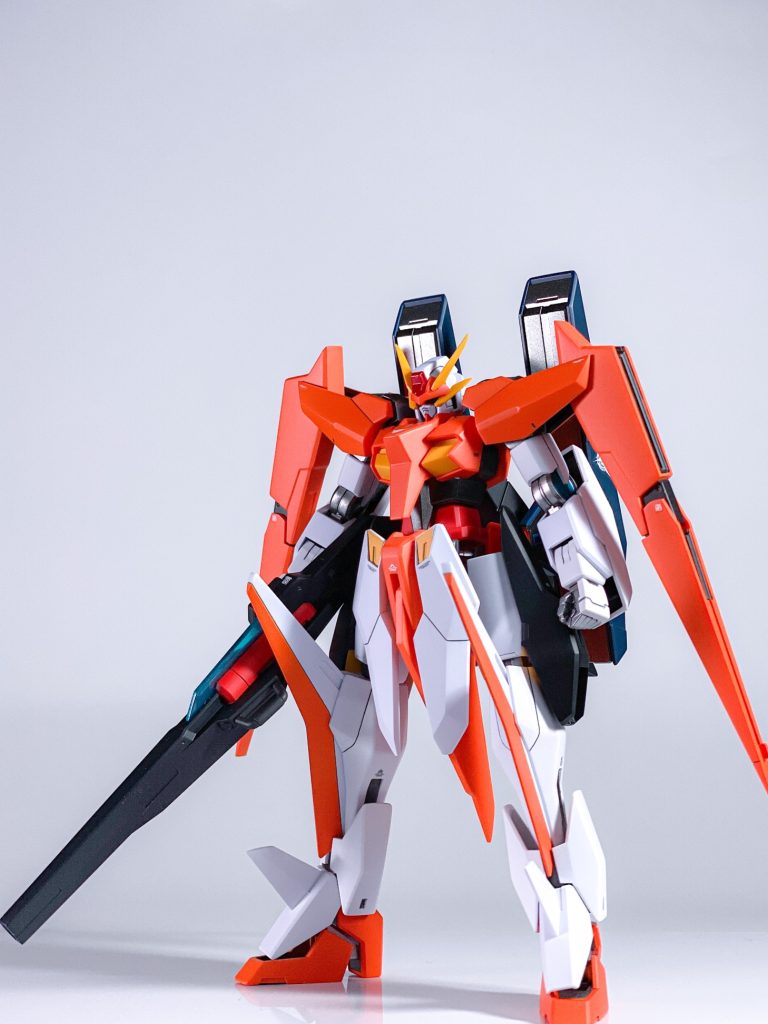マジカッケェです。HGダブルオーキットは結構古いので、合わせ目多かったり可動が最新キットに比べればイマイチですが、カッコいいんですよねぇ。&nbsp;