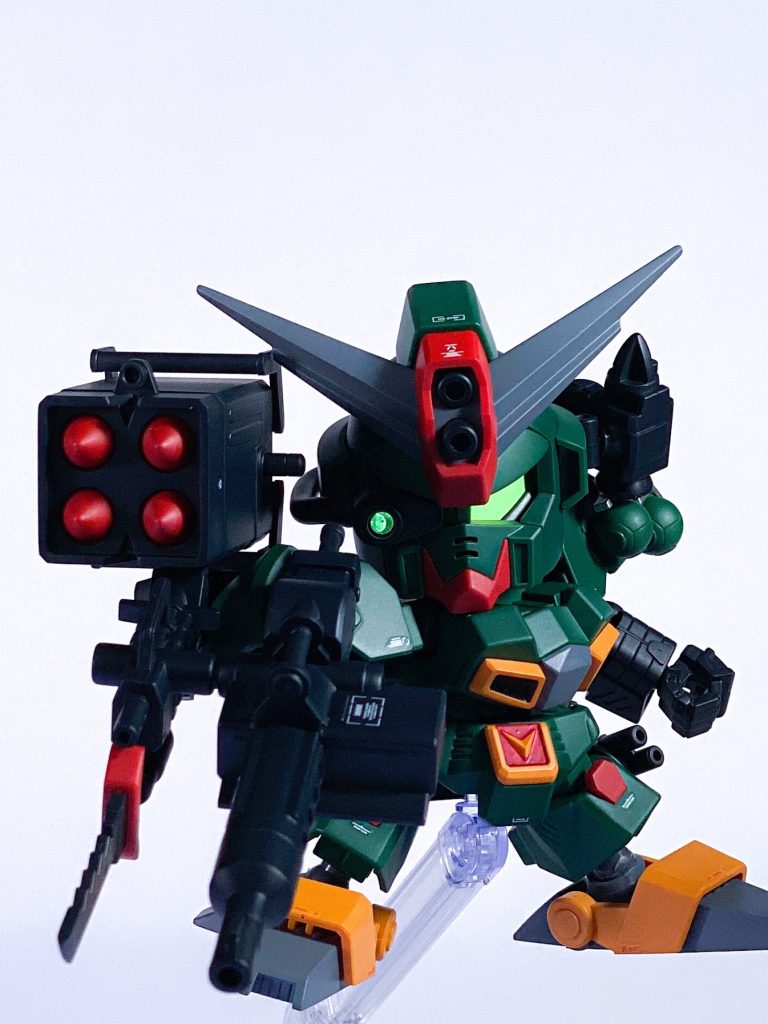SDで瞳無しって私はあまり作った事がないんですが、結構いいものですね。ちょっとBB戦士のハイニューとか作ってみたくなりましたのでそのうち挑戦したいですね。 今回もヤフオク出品してますので、ご興味ありましたらプロフのリンクからご覧下さい。