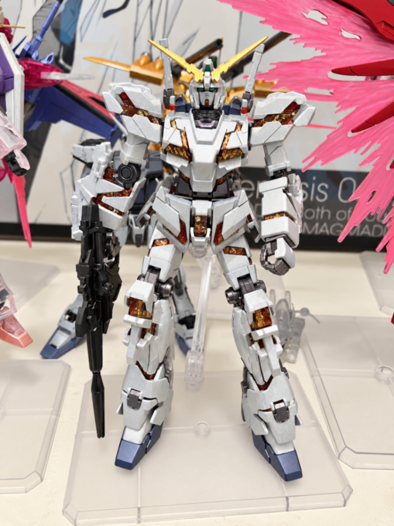 とにかく、自分好みのサイコフレームを作るのが目標だったので、ゲート処理も塗装も適当です。反省点もありますが、納得いくものになりました!